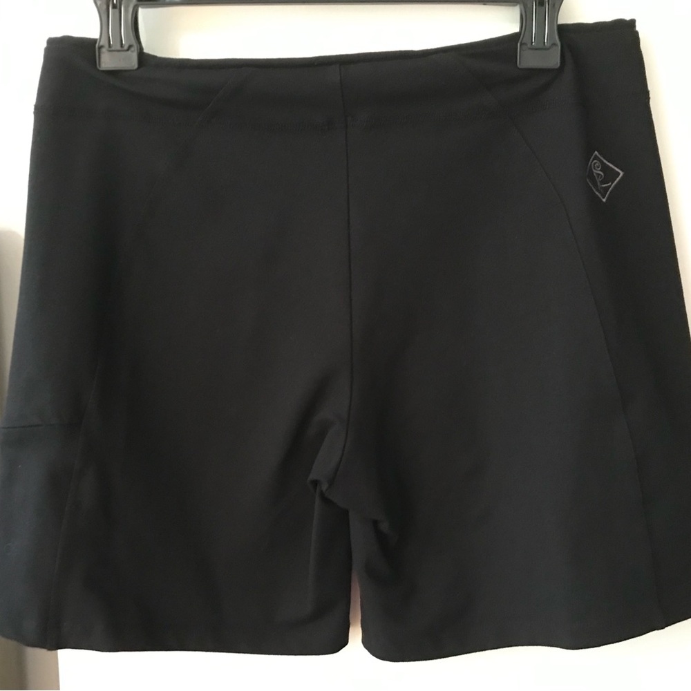 Stonewear Designs Rockin’ Short Black Medium